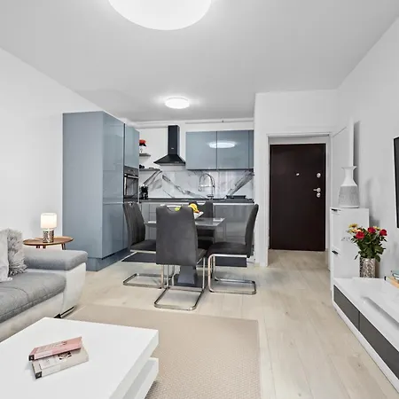 Apartment New Modern Elen In For 4 Persons - Center Pula